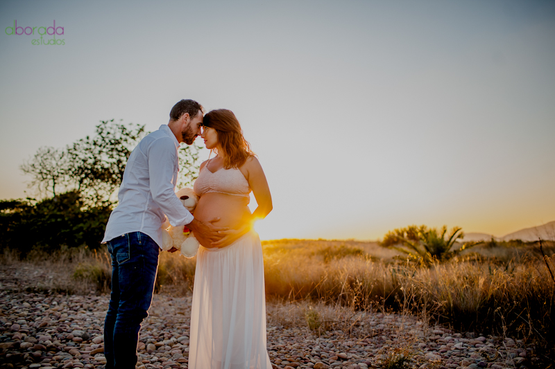 reportajes de embarazo,reportajes bebes valenciajavier sierra fotógrafos boda valencia reportajes de boda-reportajes bebes valencia- fotos newborn valencia-alborada-estudios